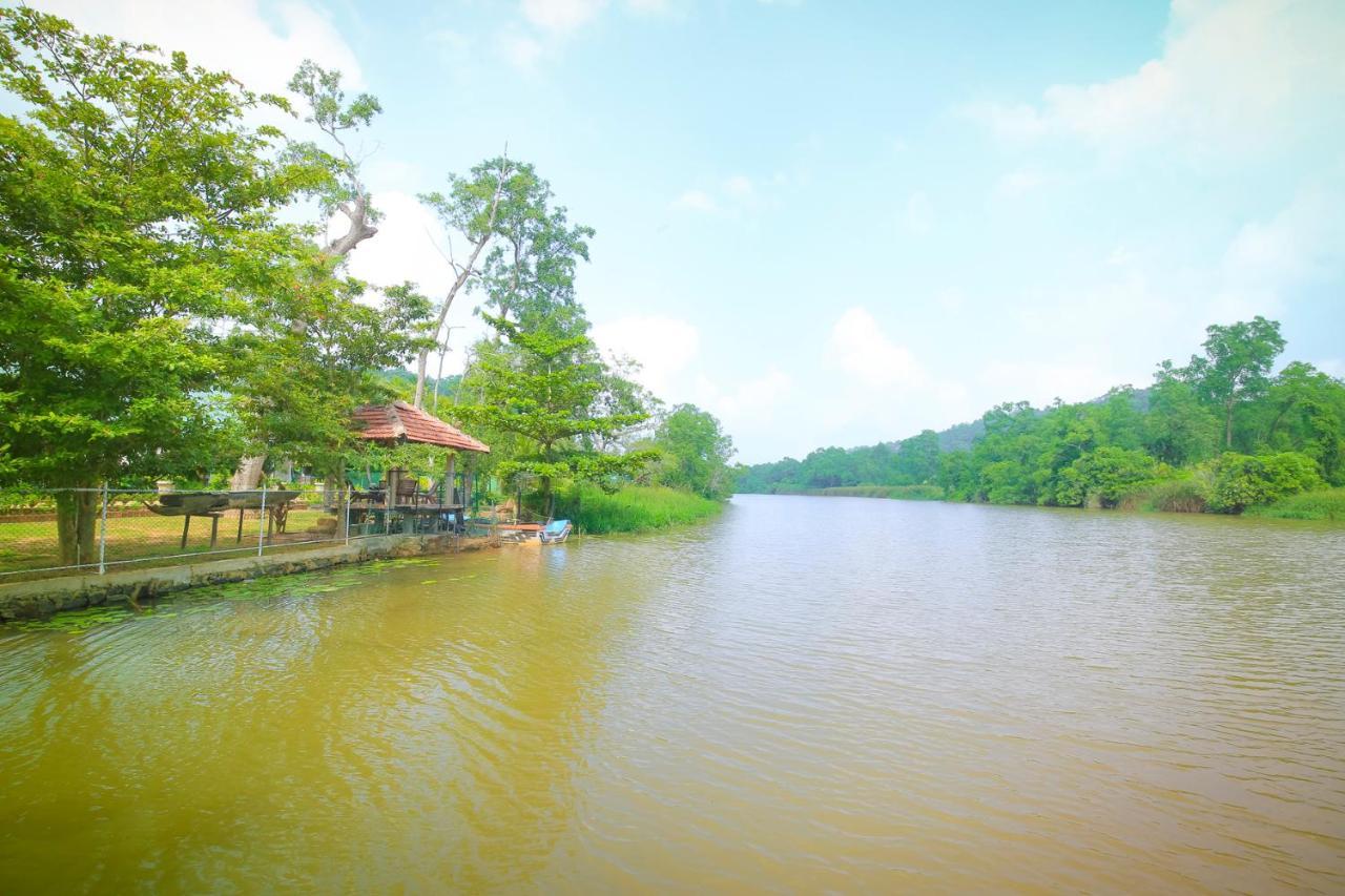 River Bank Resort Matara Buitenkant foto